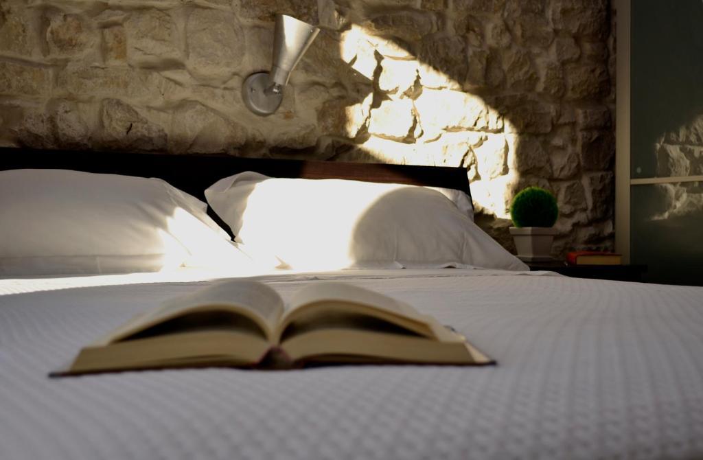 Palazzo Beau Bed & Breakfast Модика Стая снимка