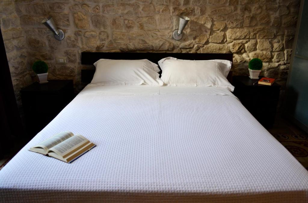 Palazzo Beau Bed & Breakfast Модика Стая снимка