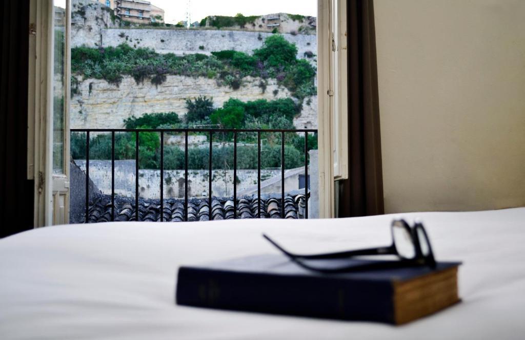 Palazzo Beau Bed & Breakfast Модика Стая снимка