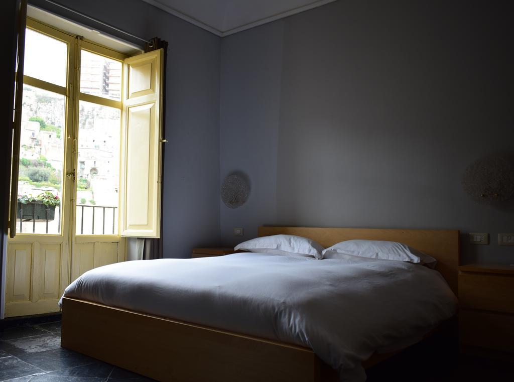 Palazzo Beau Bed & Breakfast Модика Екстериор снимка