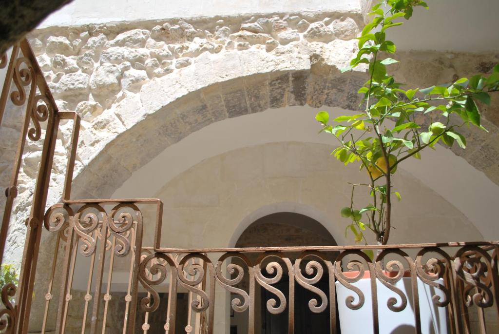 Palazzo Beau Bed & Breakfast Модика Екстериор снимка